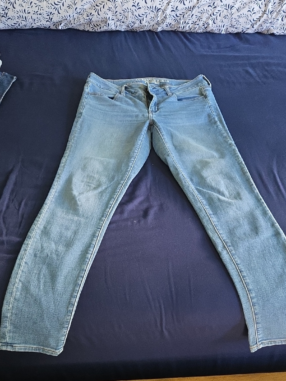 American Eagle Outfitters Light Wash Skinny-Leg Jeans